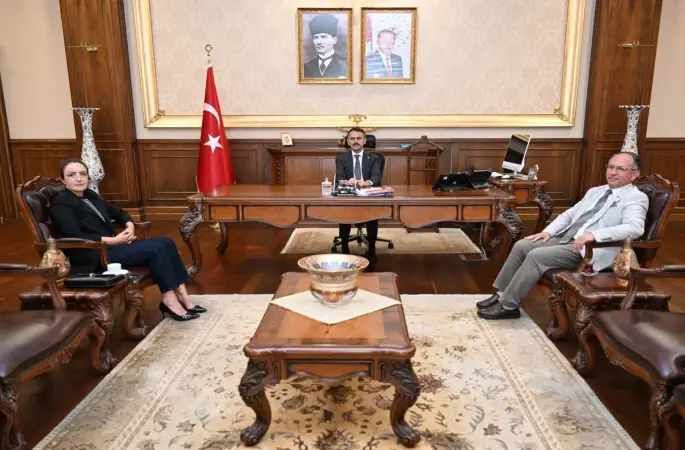 World Türk TV sahibi Erdağı, Kocaeli Valisi Aktaş’ı ziyaret etti