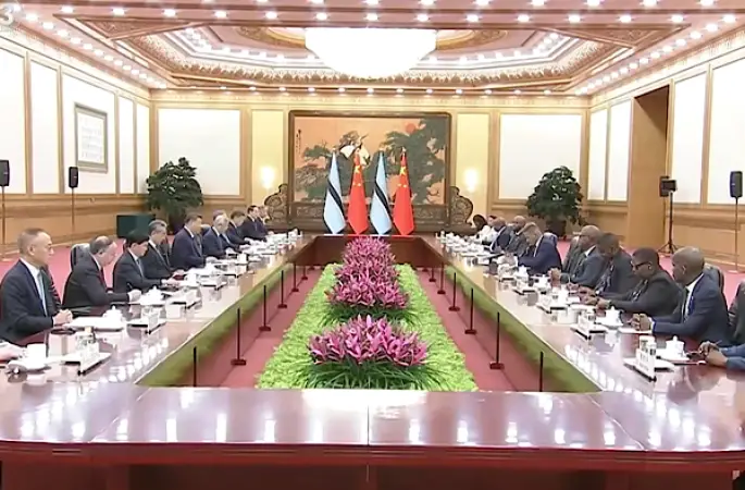 Xi, Botsvana Cumhurbaşkanı Boko ile görüştü