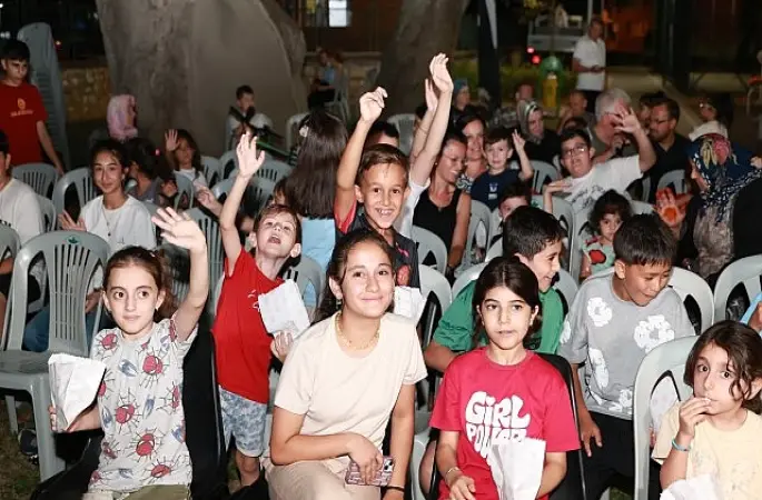 Yazlık Sinema Keyfi Bu Kez Veysel Karani Mahallesi'nde Yaşandı