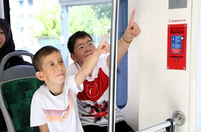 Yolculuk kurallarını sevdirerek öğretiyorlar