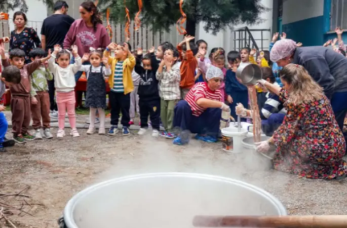 Zarokistan’da çocuklar bağbozumu etkinliğine katıldı